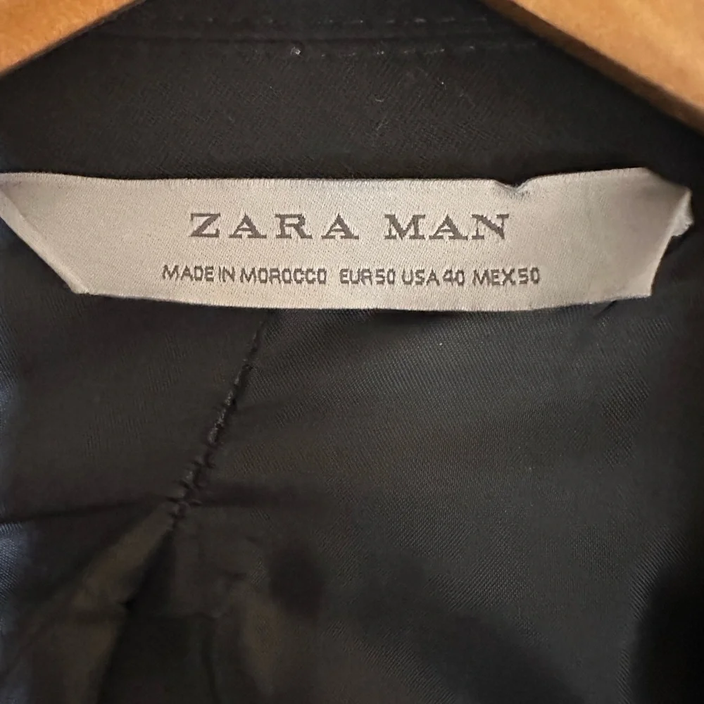 Zara Man‎ Blazer Size 40R Black with Blue Satin Birds inside